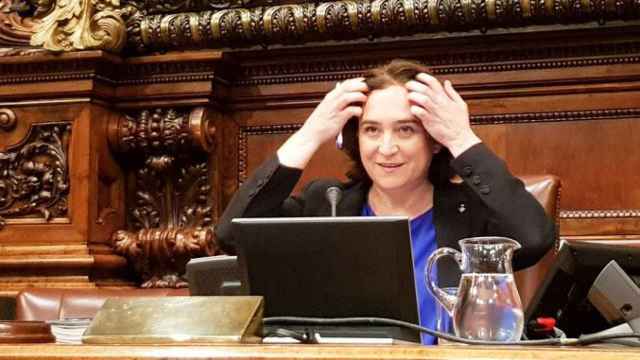 Ada Colau, alcaldesa de Barcelona, en un pleno municipal de Barcelona / CG