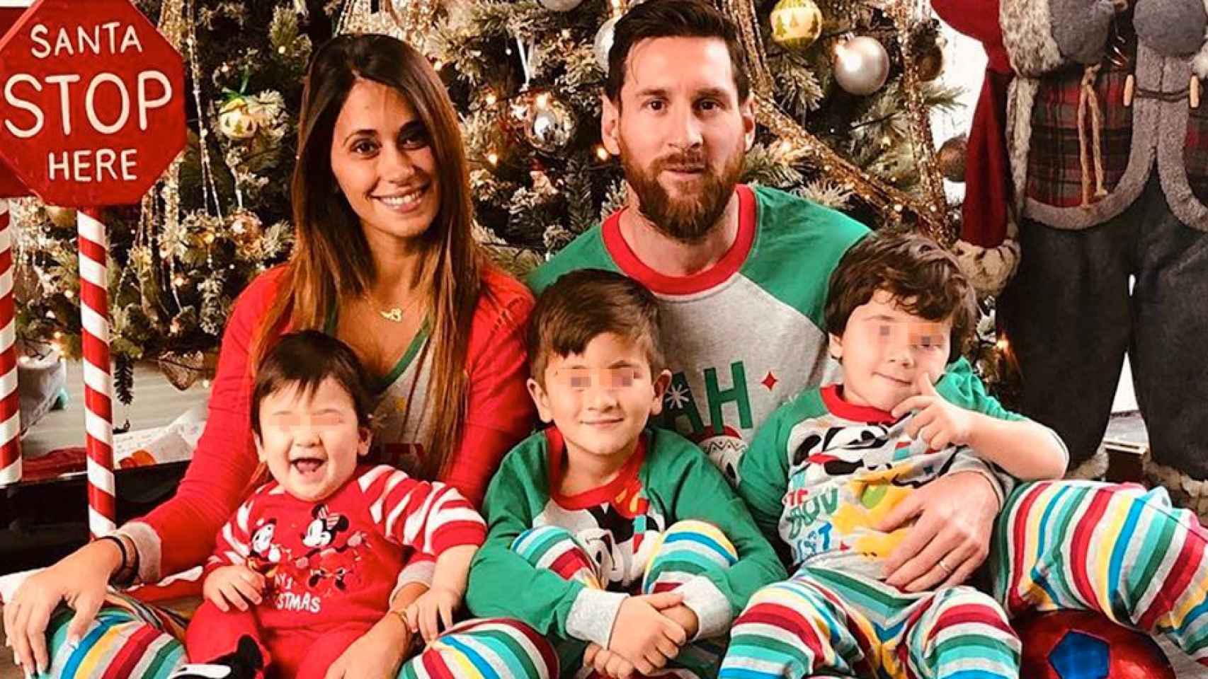 Antonella Roccuzzo y Leo Messi felicitan la Navidad con sus tres hijos: Thiago, Mateo y Ciro / INSTAGRAM