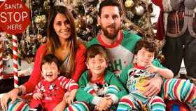 Antonella Roccuzzo y Leo Messi felicitan la Navidad con sus tres hijos: Thiago, Mateo y Ciro / INSTAGRAM