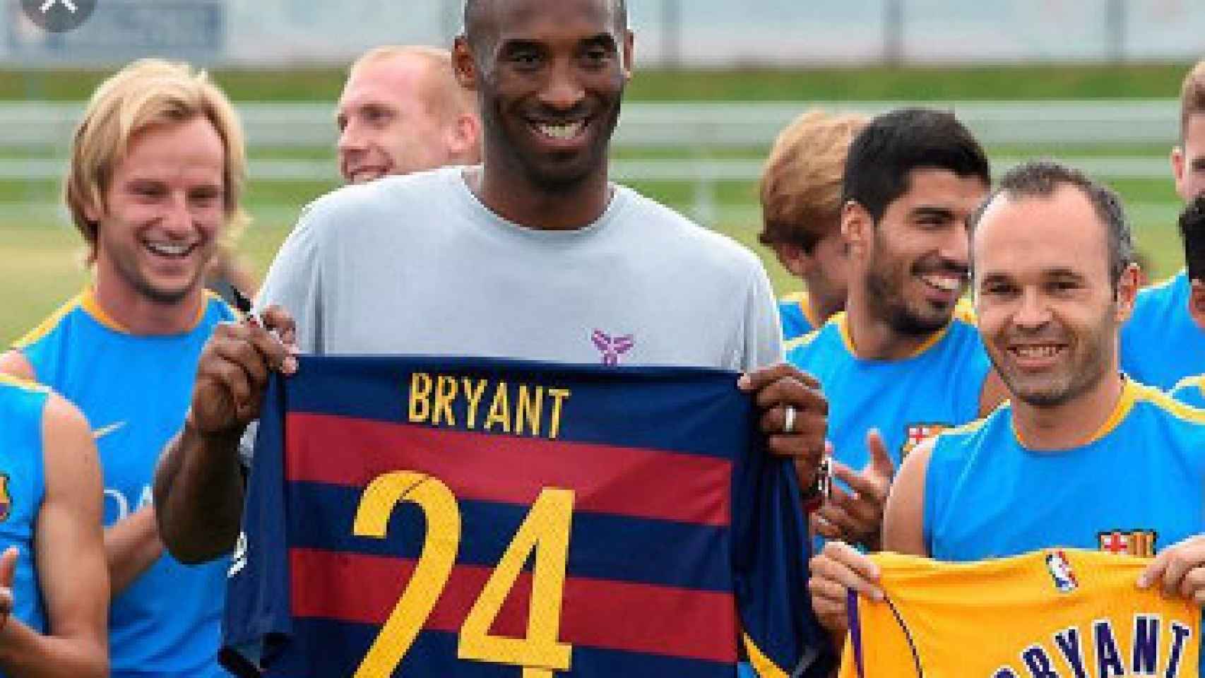 Kobe Bryant visita al Barça. / Twitter