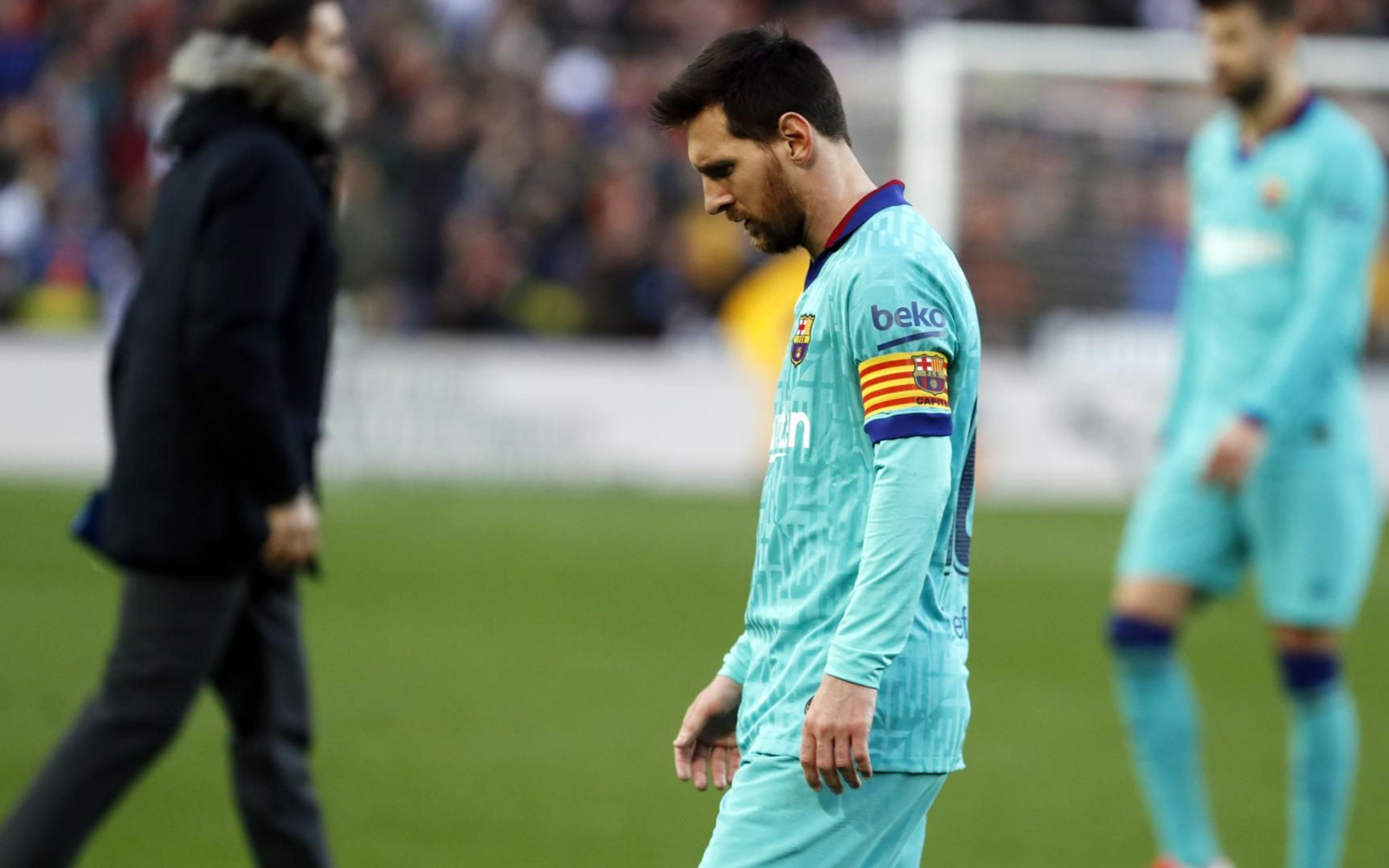 Leo Messi, cabizbajo tras la derrota contra el Valencia / FCB