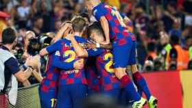 Los jugadores del Barça celebran un gol contra el Betis / EFE