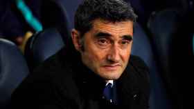 Una foto de Ernesto Valverde en el banquillo del Camp Nou / EFE