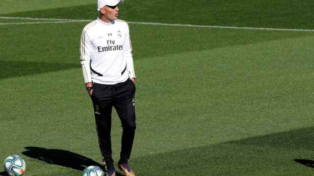 Zidane en un entrenamiento del Real Madrid / EFE