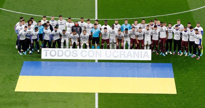 Jugadores de Real Madrid y Real Sociedad apoyando a Ucrania / Real Madrid
