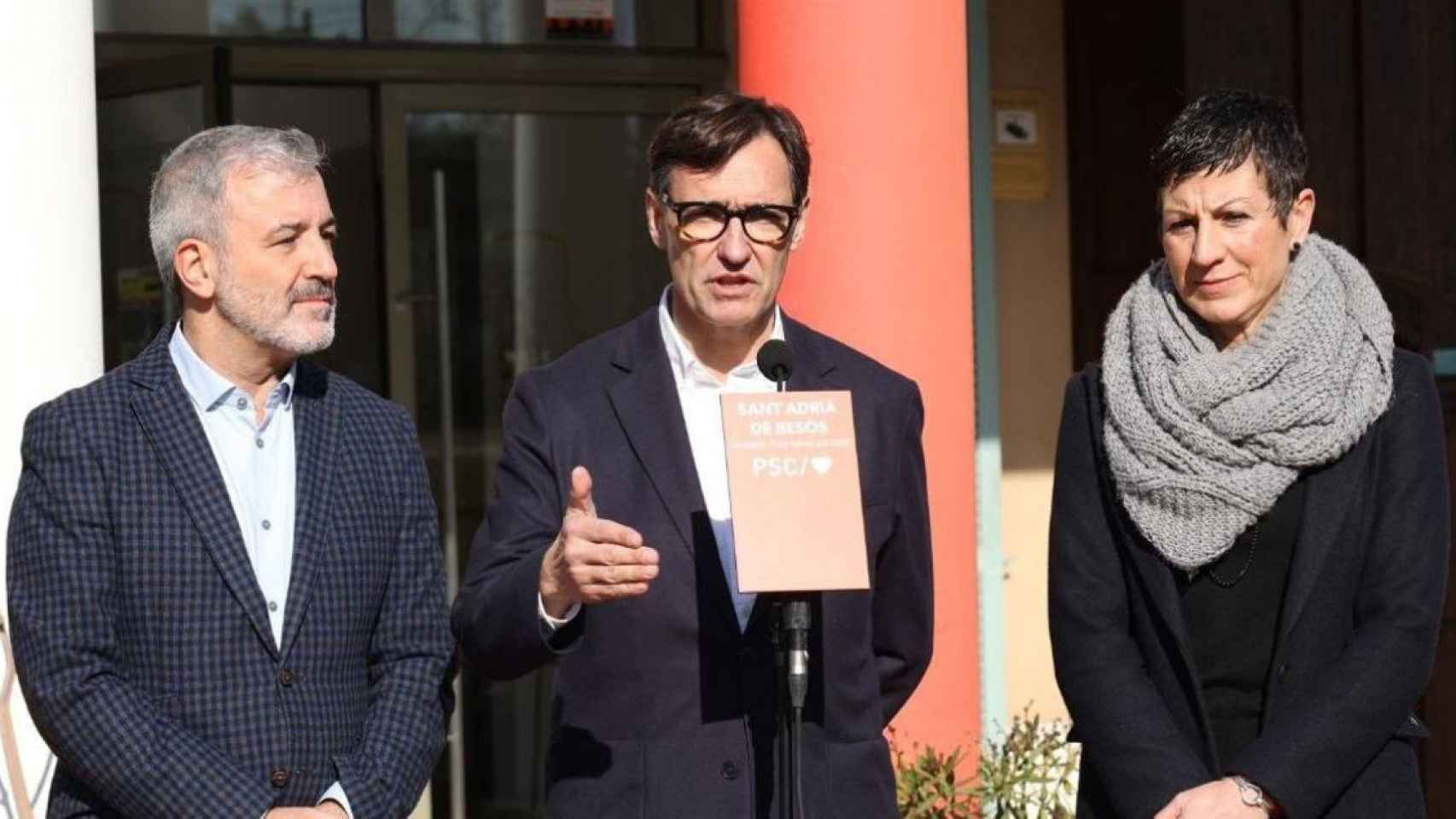 El alcaldable de Barcelona por el PSC Jaume Collboni, el primer secretario del partido, Salvador Illa, y la alcaldesa de Sant Adrià de Besós, Filo Cañete / PSC