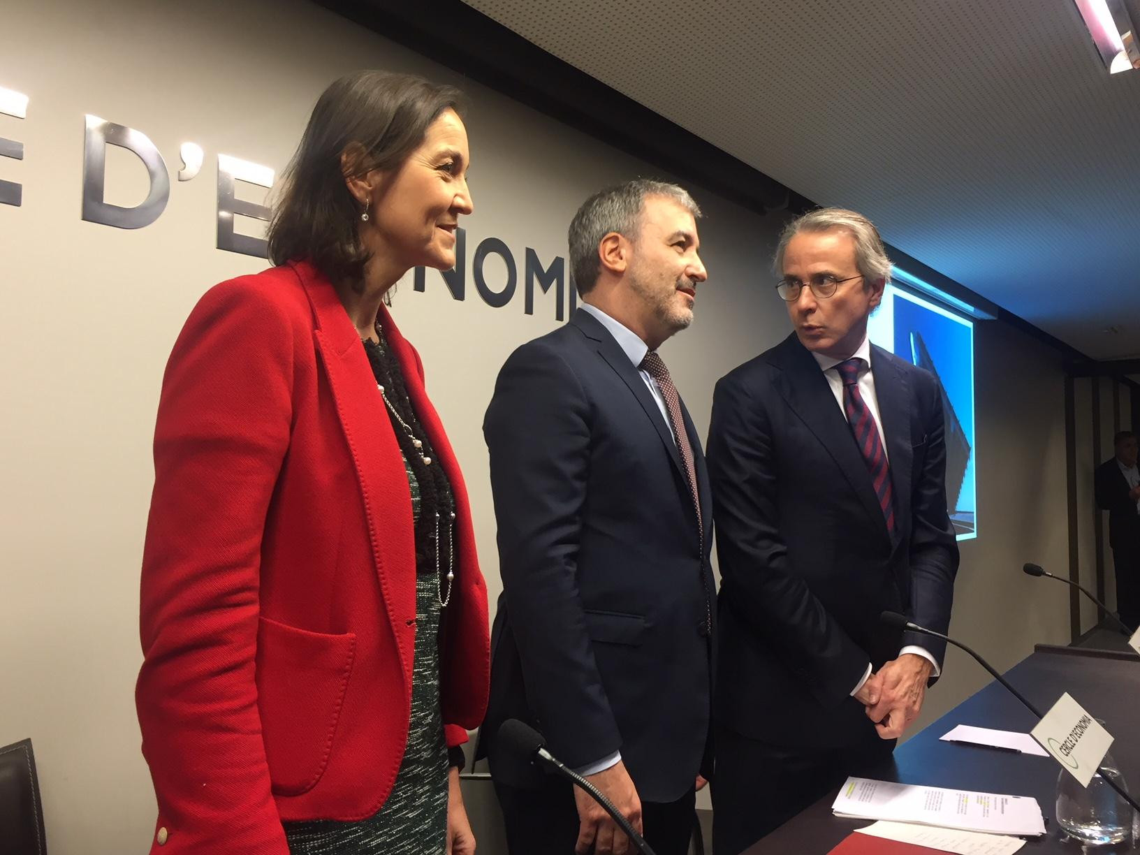 La ministra de Industria, Reyes Maroto, Jaume Collboni y Javier Faus, en el Círculo de Economía / CG