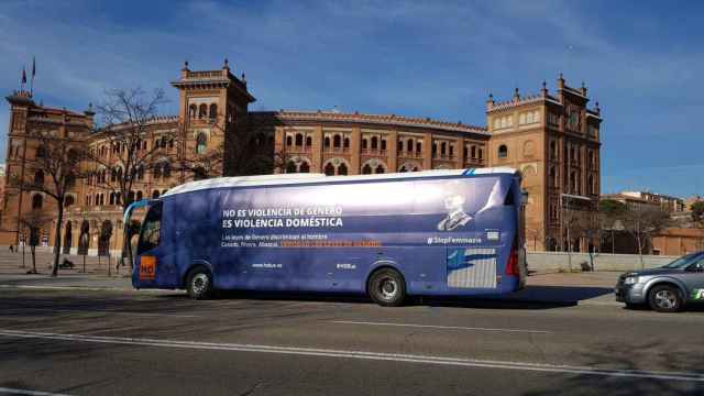 El bus de Hazteoír con lemas contra las leyes de género