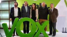 Santiago Abascal, Aleix Vidal-Quadras, Ariadna Hernández, José Luis González Quirós y Clemente Polo, durante la presentación de Vox en Barcelona
