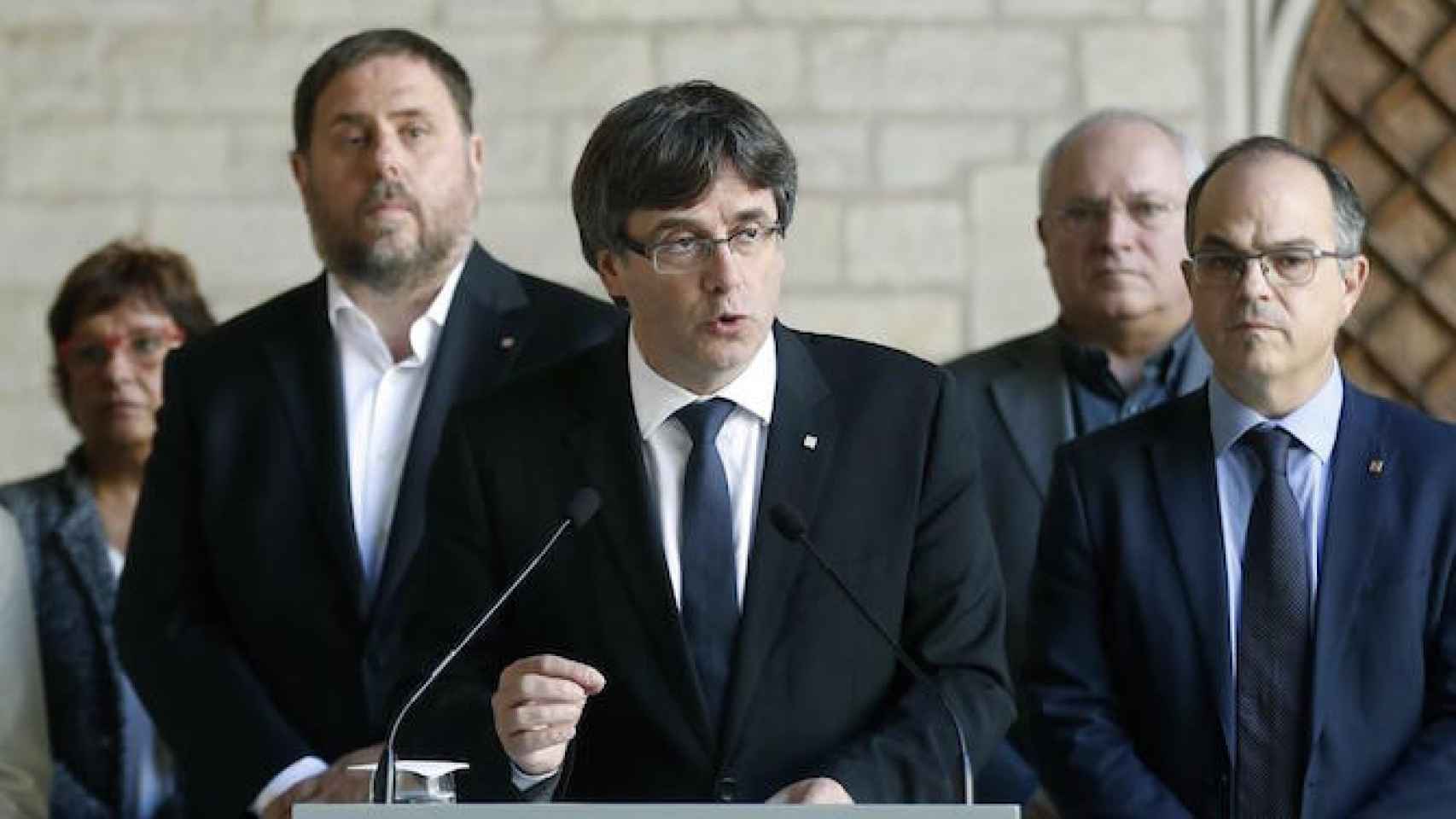 El presidente de la Generalitat, Carles Puigdemont, en la rueda de prensa posterior a los registros de la Guardia Civil del miércoles / EFE