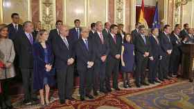 El presidente del Gobierno, Mariano Rajoy, junto a varios ministros y dirigentes políticos e institucionales, durante la celebración del Día de la Constitución en el Congreso