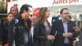 El ex alcalde de Sabadell Manuel Bustos y el diputado autonómico del PSC Daniel Fernández, a ambos lados de la también diputada autonómica socialista Montse Capdevila, en un acto en Sabadell