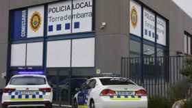 La comisaría de la Policía Local de Torredembarra (Tarragona), a la que a acudió el hombre golpeado con la culata de la pistola, en una imagen de archivo / AJUNTAMENT TORREDEMBARRA