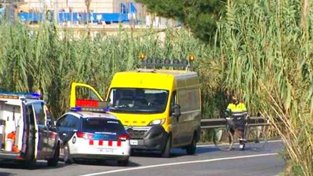 Imagen del lugar del accidente en El Papiol (Barcelona), donde han muerto dos ciclistas / CCMA