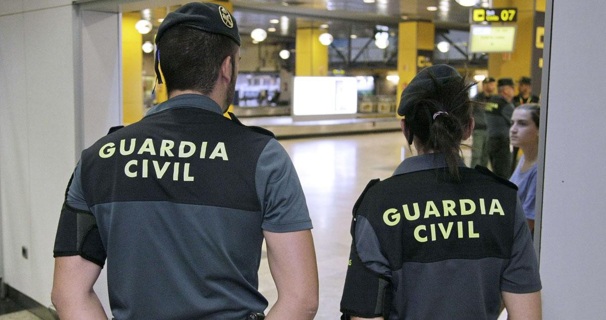 Agentes de la Guardia Civil en el aeropuerto de El Prat / EUROPA PRESS