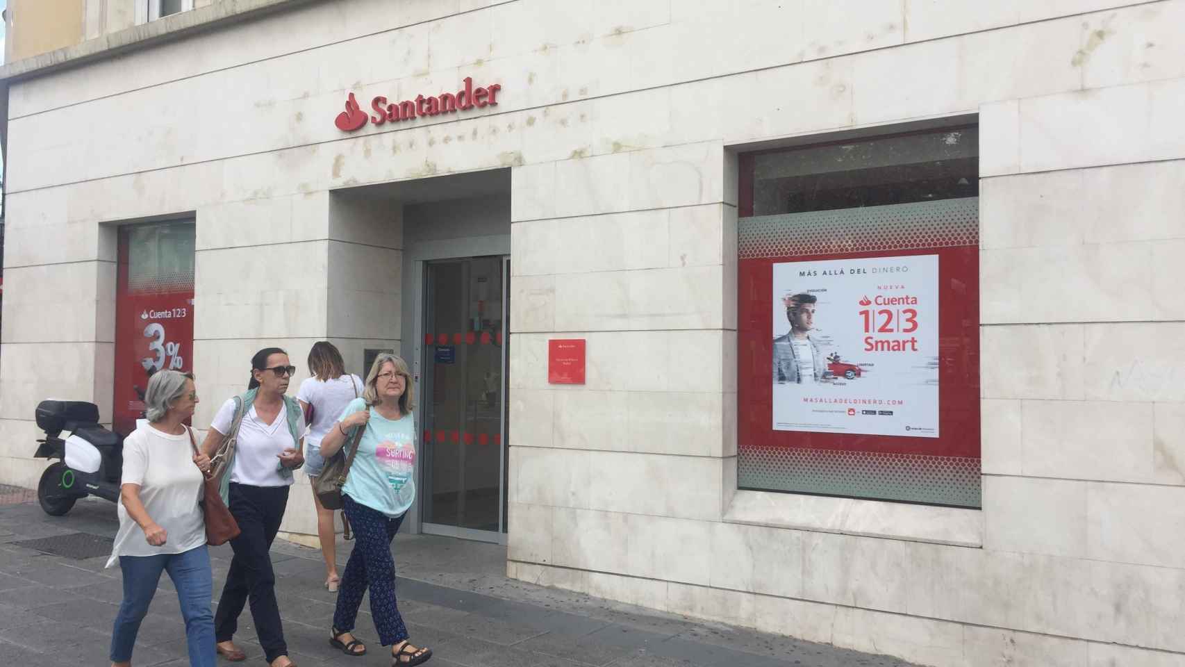 Una oficina bancaria de Santander / EP