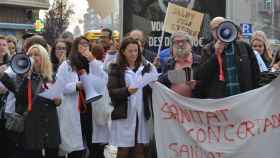 Foto de archivo de una manifestación de médicos en Lleida / EUROPA PRESS