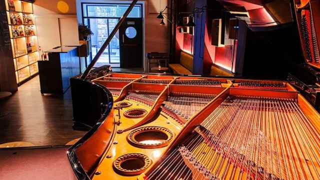 El impresionante piano del nuevo local Nota79 situado en el distrito de Sarrià-Sant Gervasi de Barcelona / NOTA79