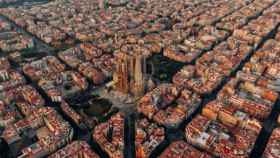 Imagen aérea de Barcelona, una de las ciudades mejor valoradas para teletrabajar / Logan Armstrong en UNSPLASH