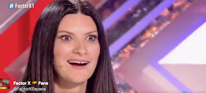 Laura Pausini no da crédito a lo que ven sus ojos