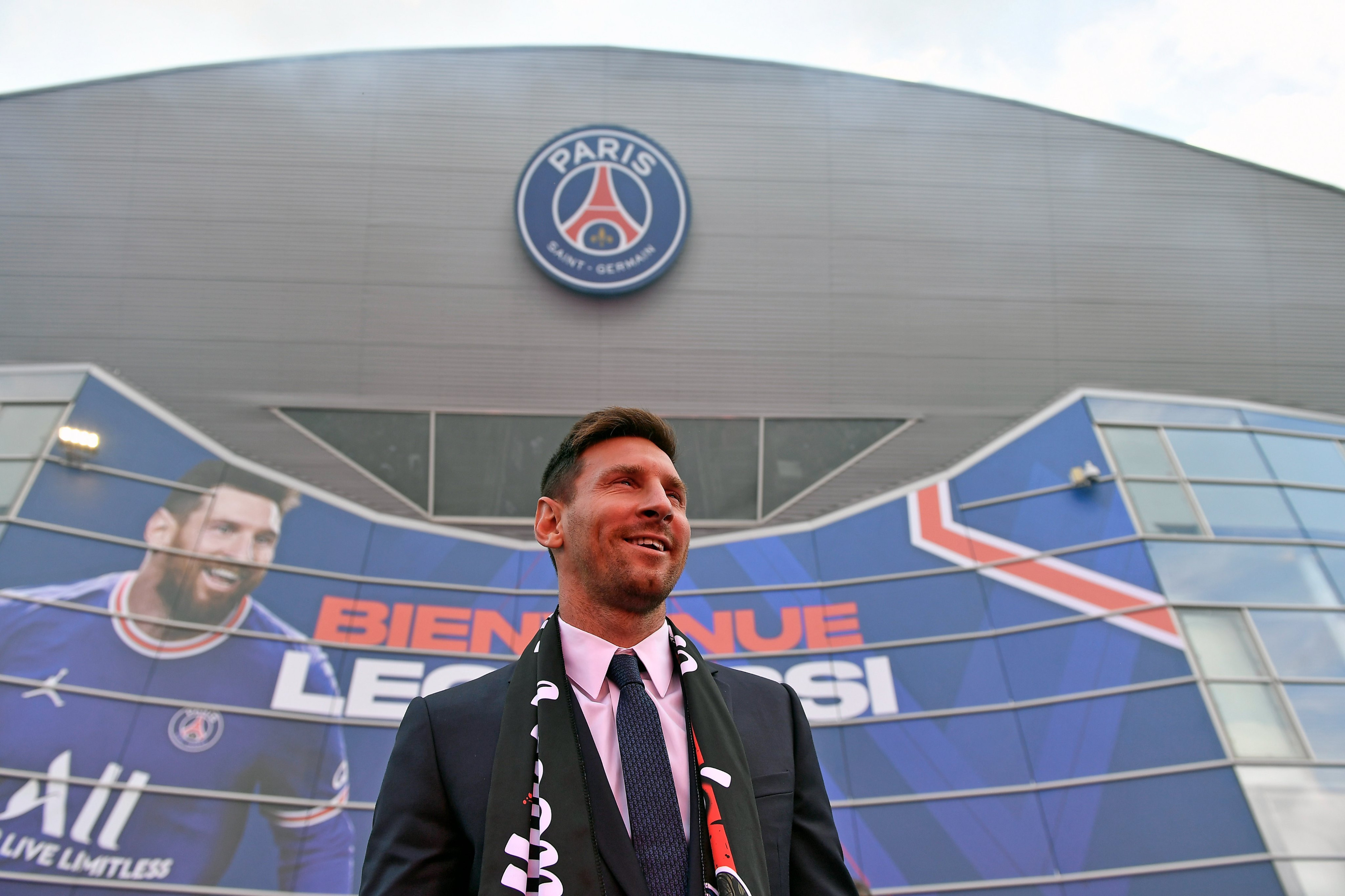 Leo Messi en una imagen de su presentación con el París Saint-Germain / PSG