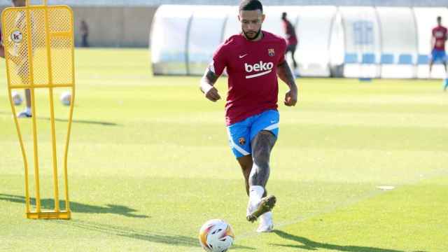 Memphis en un entrenamiento con el Barça / FC Barcelona