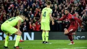 Jordi Alba lamenta el tercer gol del Liverpool / EFE