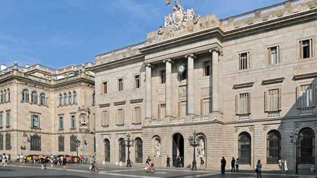 Fachada del Ayuntamiento de Barcelona / AJ. BCN