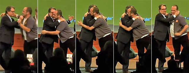 Artur Mas y David Fernández, el pasado mes de junio, reeditando el abrazo que se dieron el 9N