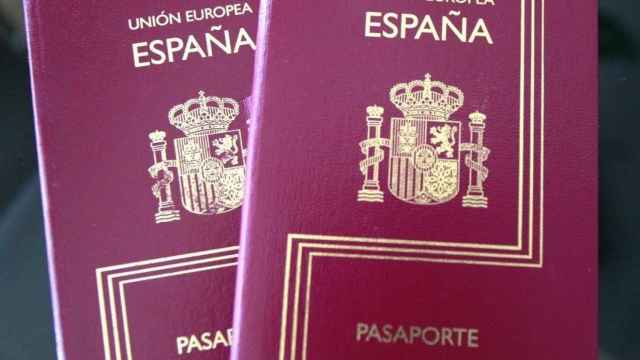 El pasaporte español / EP