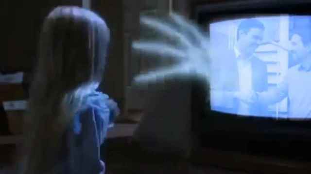 Una de las imágenes del vídeo del PP en el que recrea la escena de Poltergeist / PP