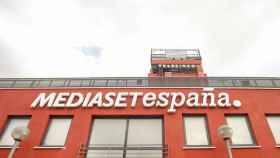 Cartel de Mediaset España en la Sede de Telecinco, en Madrid / EP