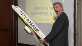 Michael o'Leary, consejero delegado de Ryanair, en una de sus peculiares promociones publicitarias