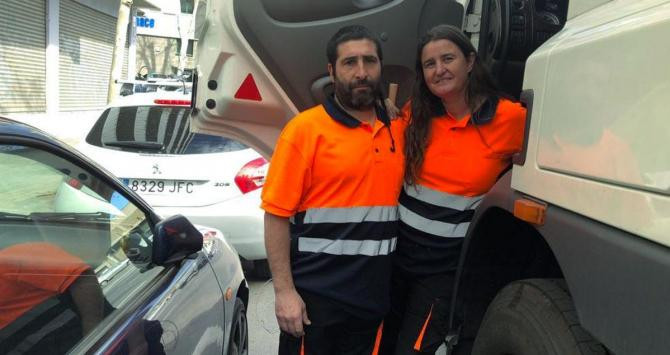 Cristina Batiste, transportista, junto a su marido / CG