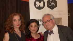 Las escritoras Tal Nitzan y Dorit Rabinyan junto al poeta Carles Duarte en Festival Séfer Barcelona de literatura hebrea de 2018 / ALEX ZSARFER