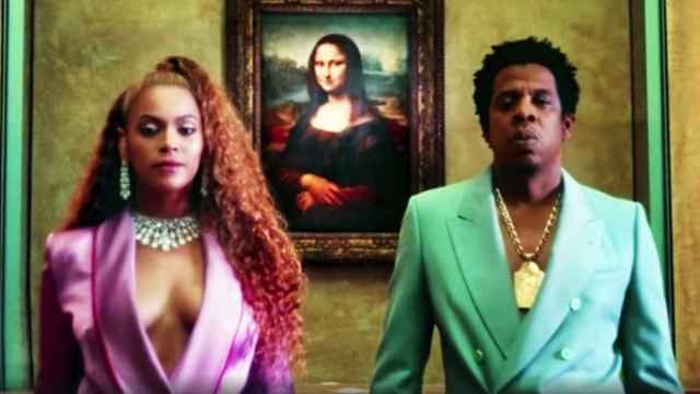 Beyoncé y Jay-Z se 'cuelan' por sorpresa en el Louvre