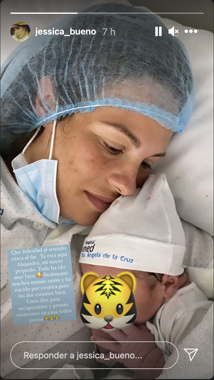 Jessica Bueno con el recién nacido / INSTAGRAM