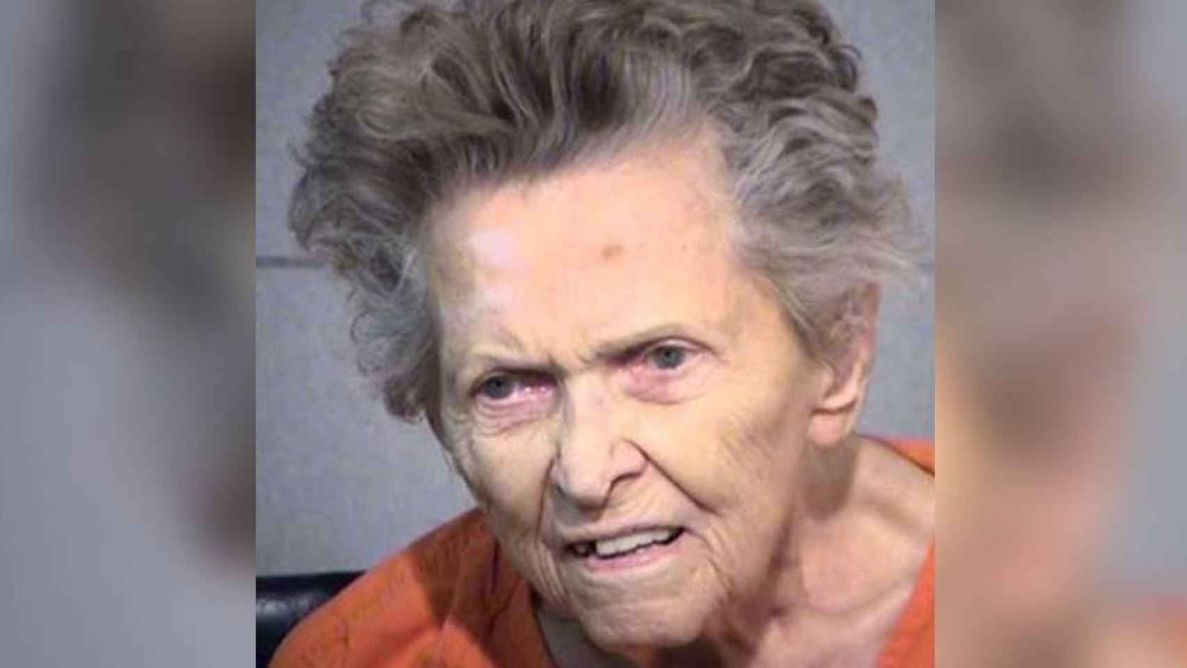 Una foto de la anciana de 92 años que asesinó a su hijo