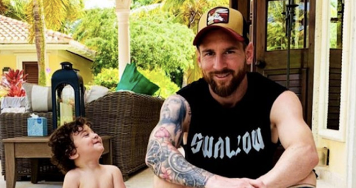 Una foto de Leo Messi junto a su hijo Ciro / Instagram