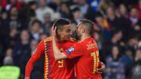 Rodrigo Moreno y Jordi Alba celebrando el gol de la selección española / EFE
