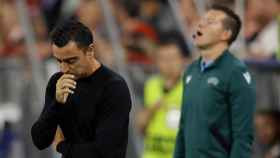 Xavi, preocupado en Múnich tras un gol del Bayern, protagoniza la triste carta de un culemaníaco / EFE