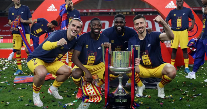 Dembelé con Griezmann, Umtiti y Lenglet celebrando la Copa / FC Barcelona