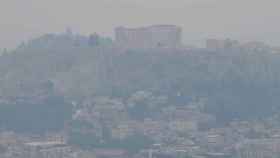La ciudad de Atenas, completamente cubierta de humo a causa del incendio forestal que ha sacudido Grecia / PANTELIS SAITAS - EFE