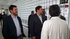 El consejero de Salud, Antoni Comín, y el vicepresidente económico, Oriol Junqueras, en la visita al hospital de Sant Pau el 12-O / VICEPRESIDENCIA