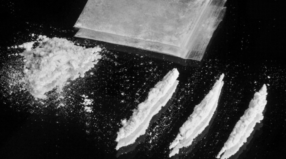 Una foto de archivo con cocaína, una de las sustancias que se encuentra en las aguas residuales de Barcelona / CG