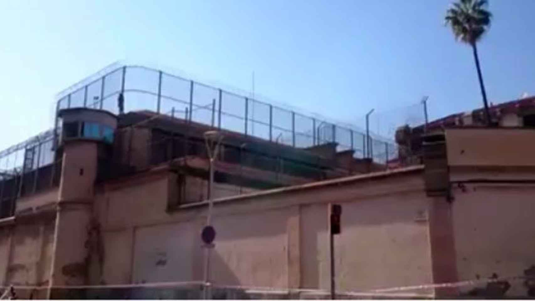 El preso, en el tejado de la cárcel Modelo de Barcelona / EUROPA PRESS