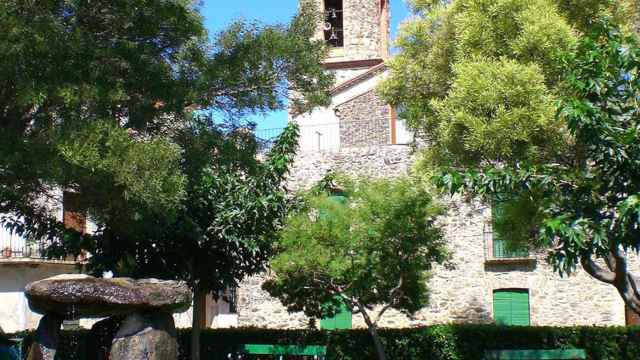 Plaza del Dolmen de Espolla