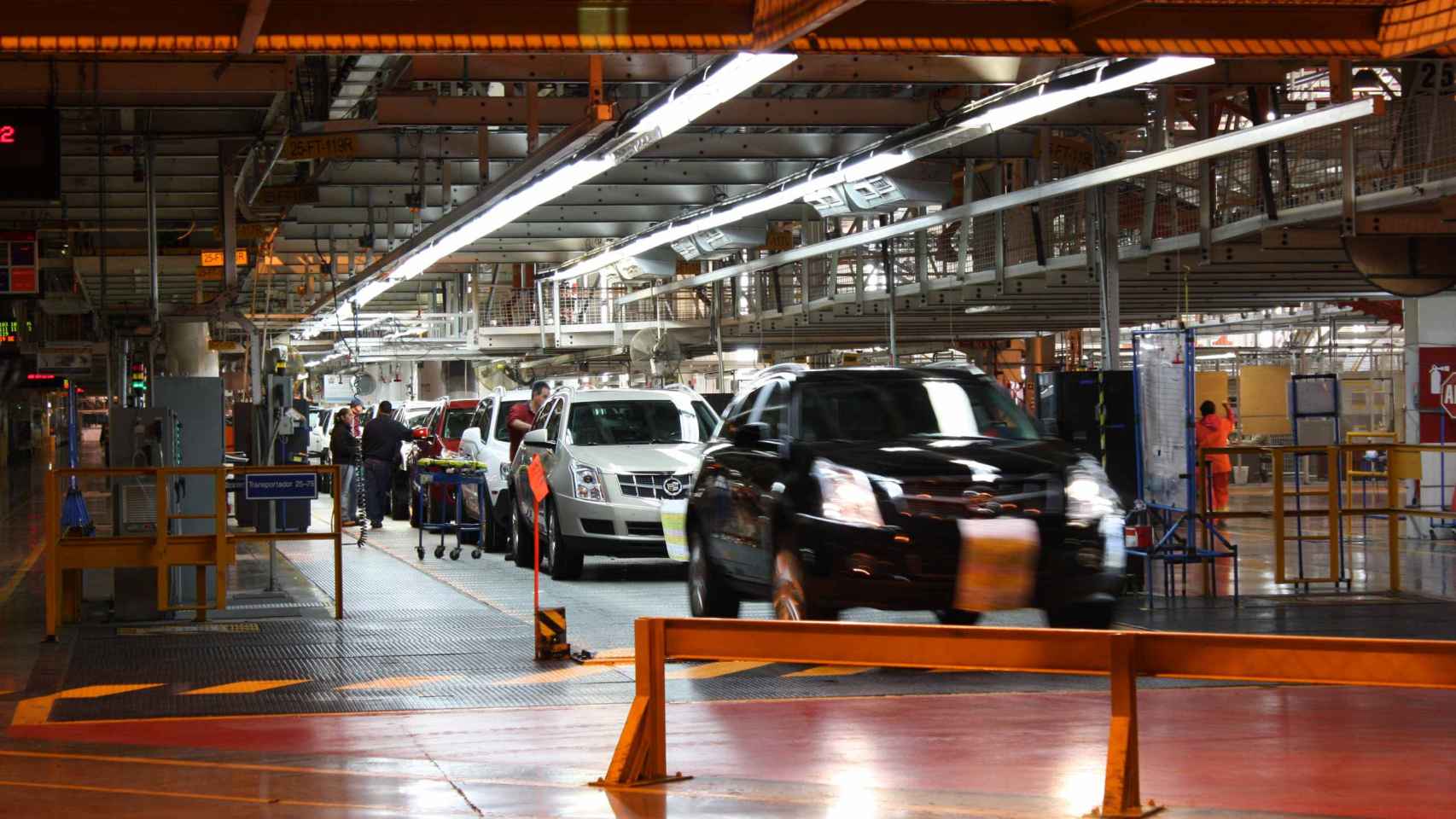 Imagen de la cadena de la factoría de General Motors en Toluca, México