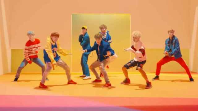 Imagen del videoclip DNA del grupo de K-Pop BTS  / BIGHIT ENTERTAINMENT