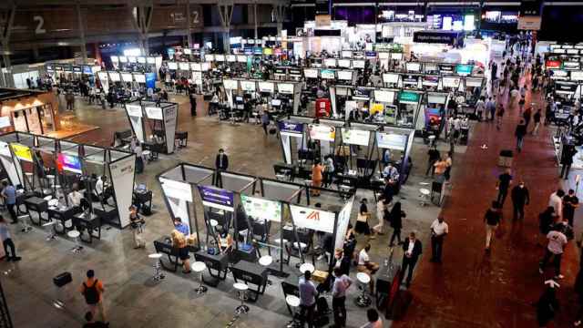 Los expositores de las startups participantes en el congreso 4YFN, que se ha celebrado en Fira Gran Via de la mano del MWC / EFE